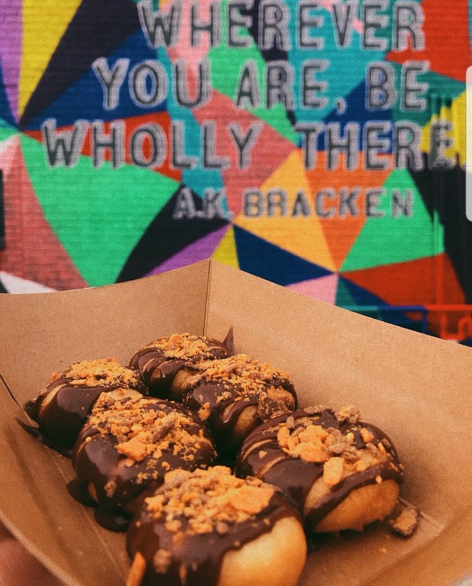 Slangin minis <a href="/midtown_okc/">Midtown District</a> <a href="/IndustryFlea/">Industry Flea</a> and <a href="/heardonhurd/">CBE's Heard on Hurd</a> <a href="/CitizensEdmond/">Citizens Bank of Edmond</a> tonight! Amazing weather today! #CallaFoodTruck #youdeservedonuts #minimaniacs #jointhehurd