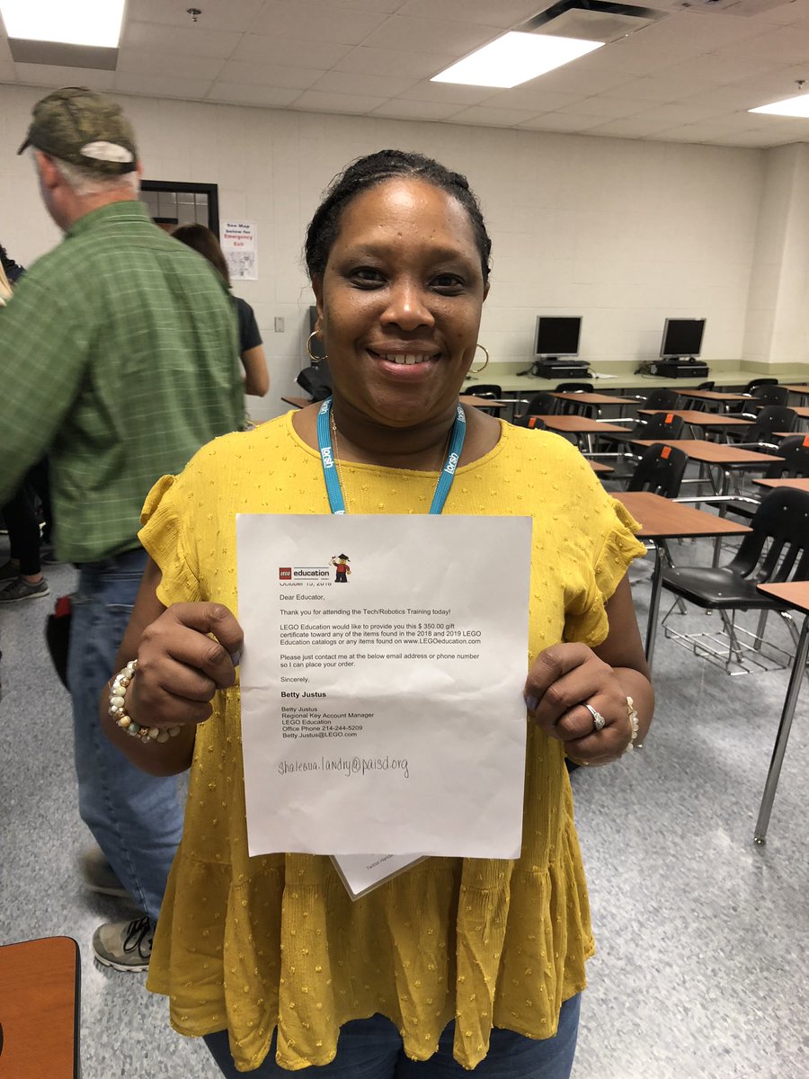 joyschwartz's tweet image. I gave two LEGO gift certificates away while presenting at @TCCA12 and both winners are from MY @TCEA Area 5! #woohoo #randomnumbergenerator