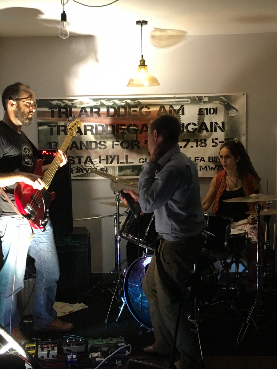 LolfaBinc tweet media