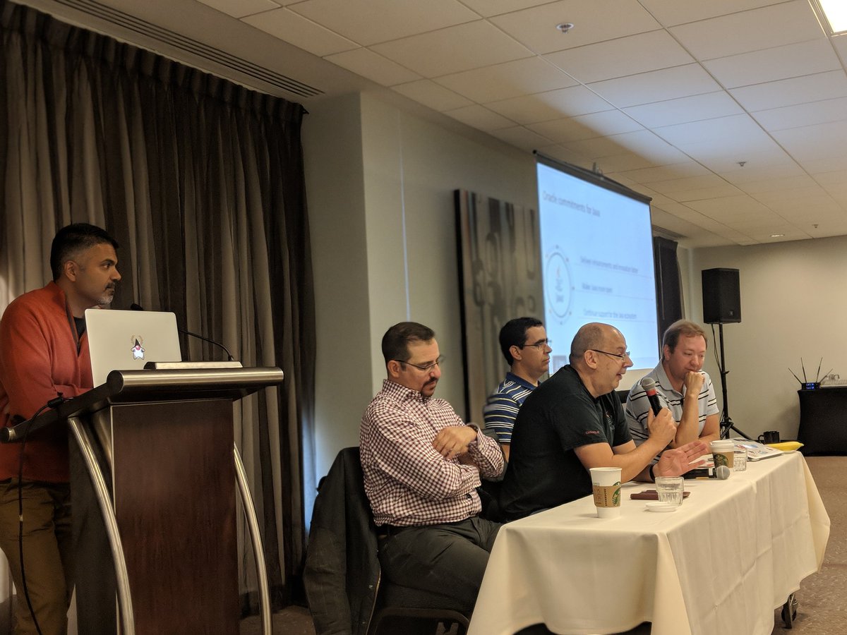 mon_beck's tweet image. @#JavaChampions briefing w @Sharat_Chander, @gsaab, @BTraTra, @MikaelVidstedt and Aurelio.