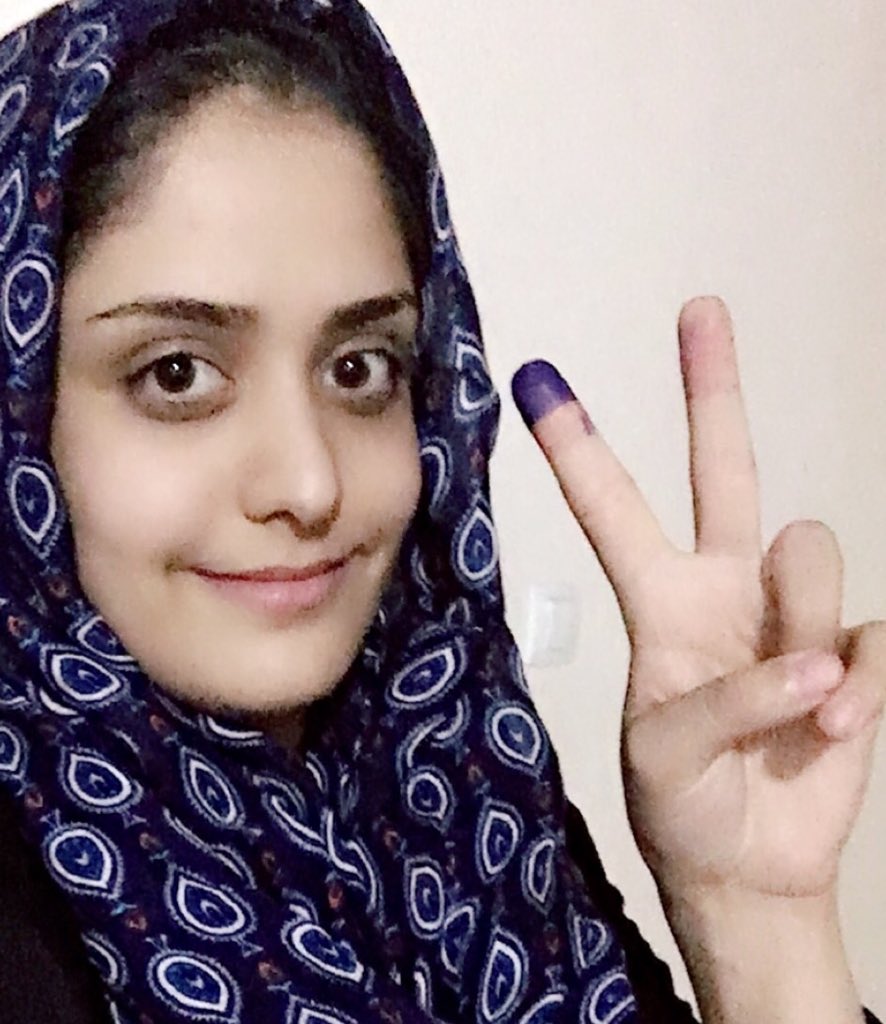 بيګا مي زړه باندي څه شوي وو قــــرار يي نه وو
قسم دي ټوله شپه يي ته غوښتي بل کار يي نه وو.