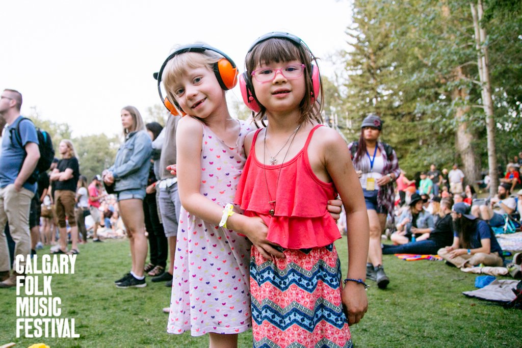 calgaryfolkfest's tweet photo. Sunny weekends are for hanging out with your best friend β€
.
π·: Ron Sparrow, #cfmf2018 https://t.co/Df5YUMuJqa