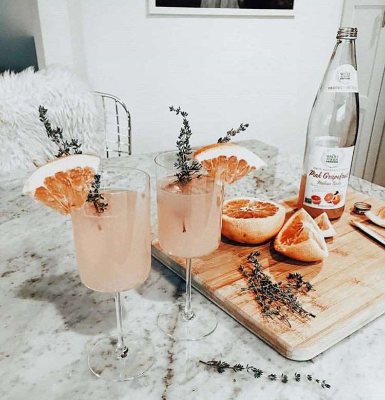 Refreshment heaven! 
. 
. 
Zenaura has an equally as refreshing scent inspired by the same crisp Grapefruit you see above!  bit.ly/indggo