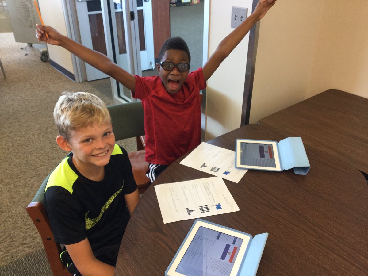 TCEcoltslibrary's tweet photo. 4th graders doing research on South American countries during their Spanish specials class. @CultureGrams is a great resource! @bvlibraries #makeconnectionsaroundtheworld https://t.co/d3wx8x7cEY