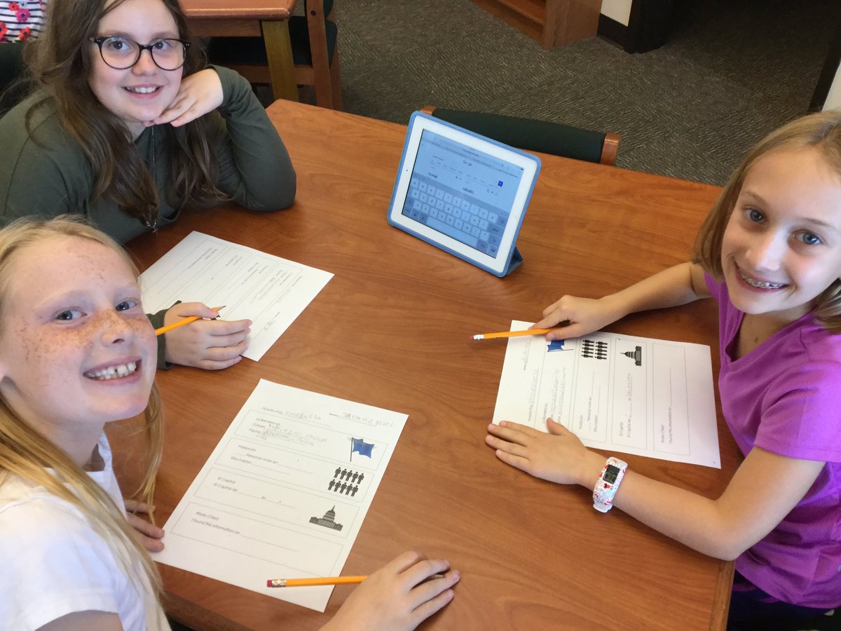 TCEcoltslibrary's tweet photo. 4th graders doing research on South American countries during their Spanish specials class. @CultureGrams is a great resource! @bvlibraries #makeconnectionsaroundtheworld https://t.co/d3wx8x7cEY
