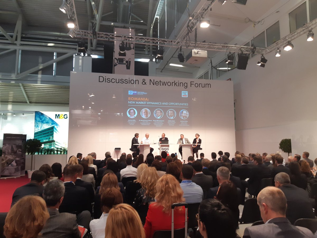 SAARealEstate's tweet photo. Great presence and interest for market dynamics and business opportunities in Romania, here at Exporeal Munich
#ExpoReal2018  #stratulatalbulescu  #realestate https://t.co/FtvcItwrwR