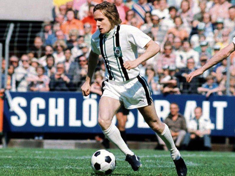 FOTOS HISTORICAS O CHULAS DE FUTBOL - Página 2 DpA3s8lW4AAqsGY