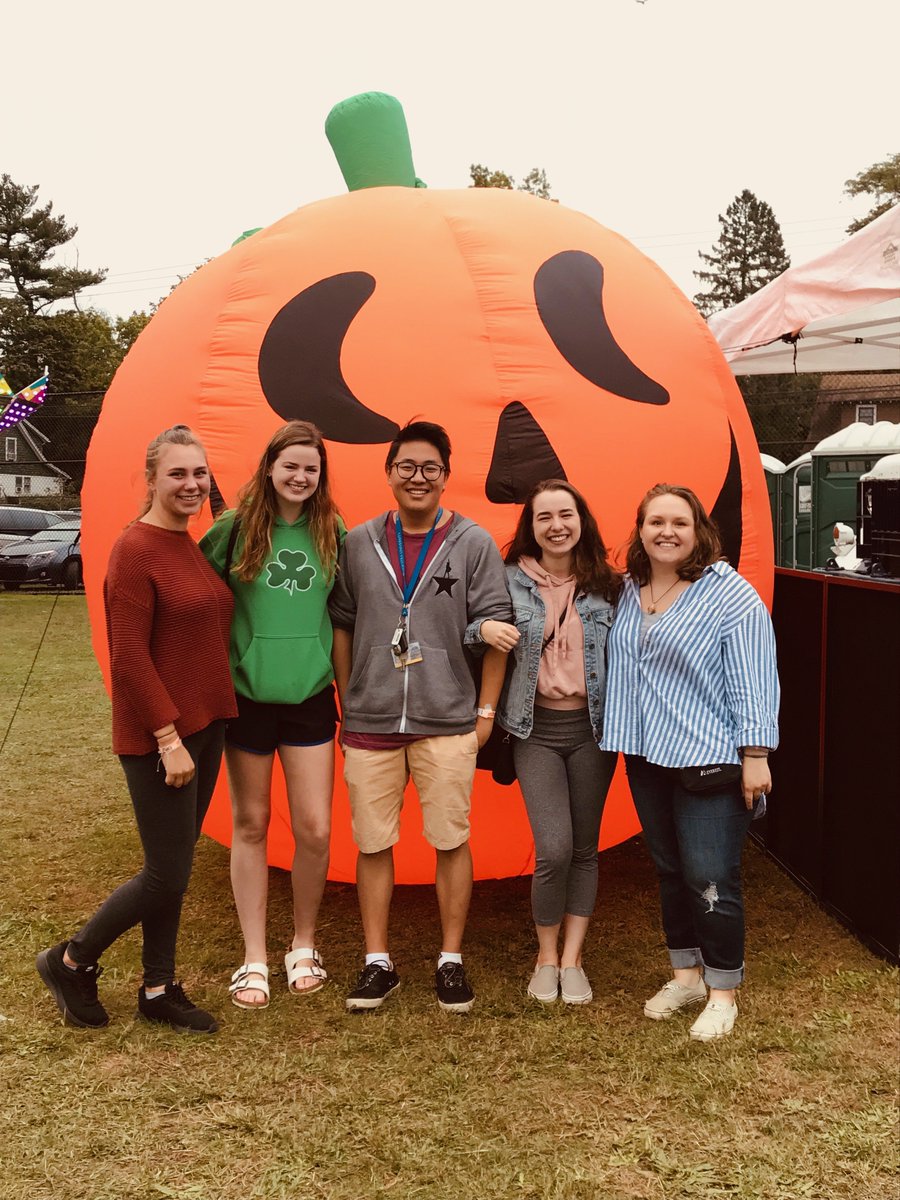 adoptadreamhu's tweet photo. On Saturday, a few of club members had a blast at the Huntington Fall Festival! https://t.co/X9r8nvJlac