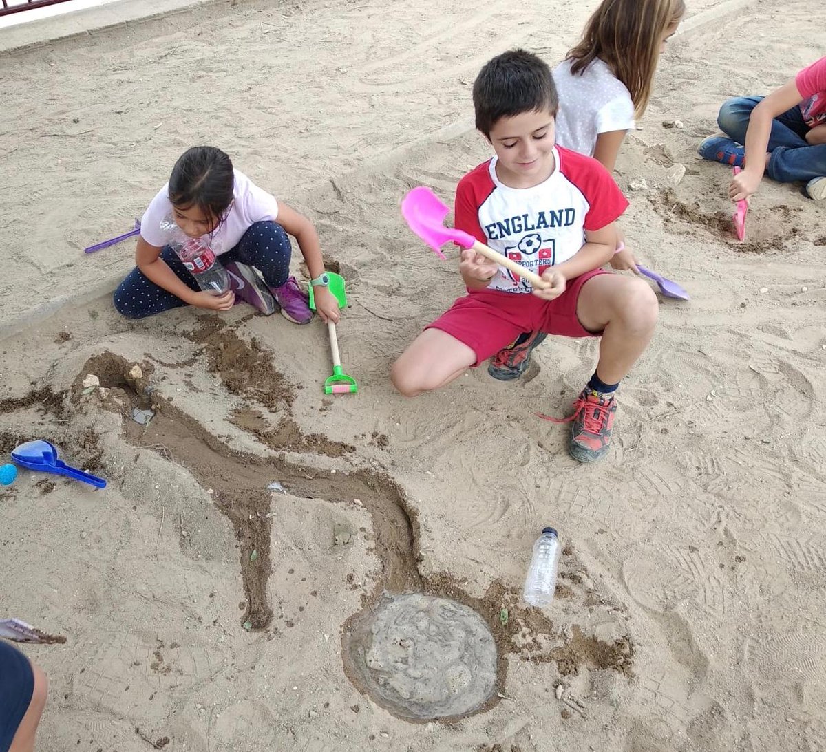 colsantpau's tweet photo. CICLE MITJร | Avui al nostre sorral hem treballat el cicle de lโaigua #Alumnesde4t #ProjecteMullat ๐งโ๐ https://t.co/DedANU0bPY