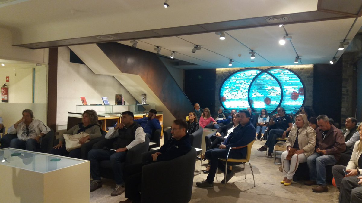 miroataula's tweet photo. Ahir gran acollida a la presentació i cata de vins de Verdú al Mayoral Espai d'Art. Agraim la col.laboració dels 5 cellers: Boldú Viticultors, Carviresa, Casa Pardet, Celler Mas de Móra i Cercavins. @TurismeVerdu @cercavins @bolduviticultors @MasDemora @casapardet @carviresa https://t.co/hVDmVmbLHs