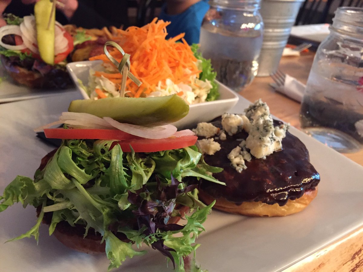 Funny, I’ve been driving between Calgary and Edmonton for more than a decade and am just now realizing how much more interesting it is to stop in Innisfail or Lacombe compared to gasoline alley.
#cilantroandchive