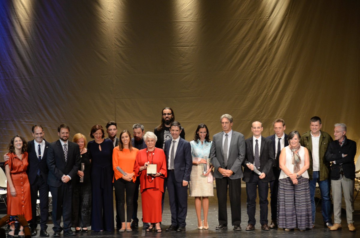 AytoAlcalaH's tweet image. 📸 Fotografía final de la XLIX edición de los Premios Ciudad de Alcalá, que han dado comienzo a la #SemanaCervantina, #FiestaInterésTurísticoNacional