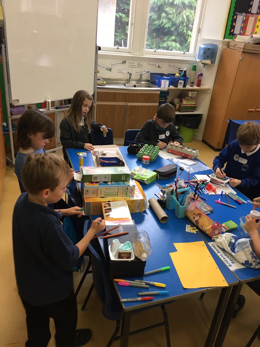 AberfoyleP's tweet photo. This afternoon P3/4 finished our recycled instruments & had a blues style jamming session 🎵🎶🎵🎶🎵🎶 #recycledinstruments #freshrhythm https://t.co/bQHSMd4pbw