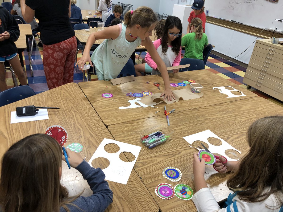 HillsSurfRiders's tweet photo. In their STEAM Arts rotation, our 4th grade SurfRiders are designing and constructing gears to support their learning of force and motion via kinetic sculptures. #dmhasteam #ArtIntegration #delmarhillsk6 #DMUSD https://t.co/rDNtpvht4C
