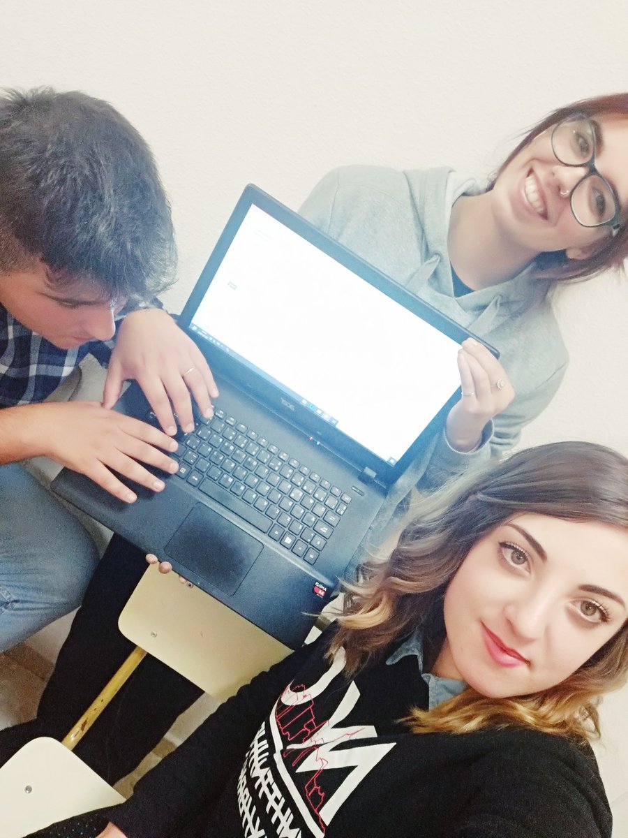 Gemasm28's tweet photo. Qué de cosas bonitas pueden surgir de las ganas por innovar en educación. @uc_g553 https://t.co/LA8Vkqsn8q