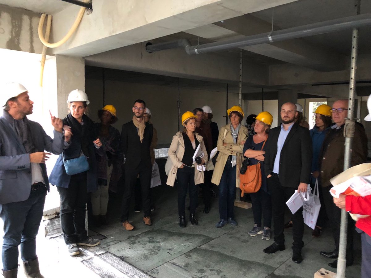 Erilia_Officiel's tweet photo. À la veille du 79ème #CongresHlm organisé par l' @UnionHlm @Erilia_Officiel et @Logirem ont fait visiter aux représentants des #Associationsregionaleshlm le quartier emblématique du #plandaou avec l' #arhlmpaca et #mru et notamment le #monticole #innovation @AnruOfficiel https://t.co/pYdIOT3XiW