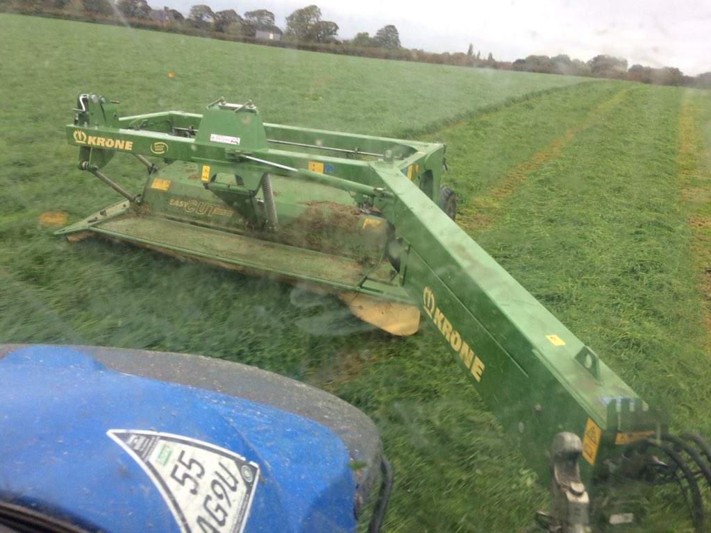 WilliamsTegid's tweet photo. Maize ๐พ in the clamp and coverd ๐๐. Now the final cut of 2018 begins, 4th cut (not a bad crop) . #maize18 #Silage18 https://t.co/ypQMLGqJph