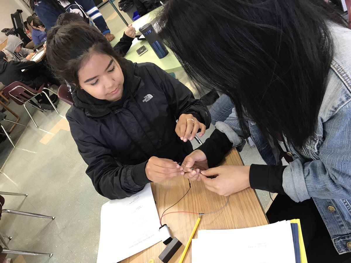 pcssd52's tweet photo. This week we learned about circuitry and programming as a school. https://t.co/I5bMS5Pwec