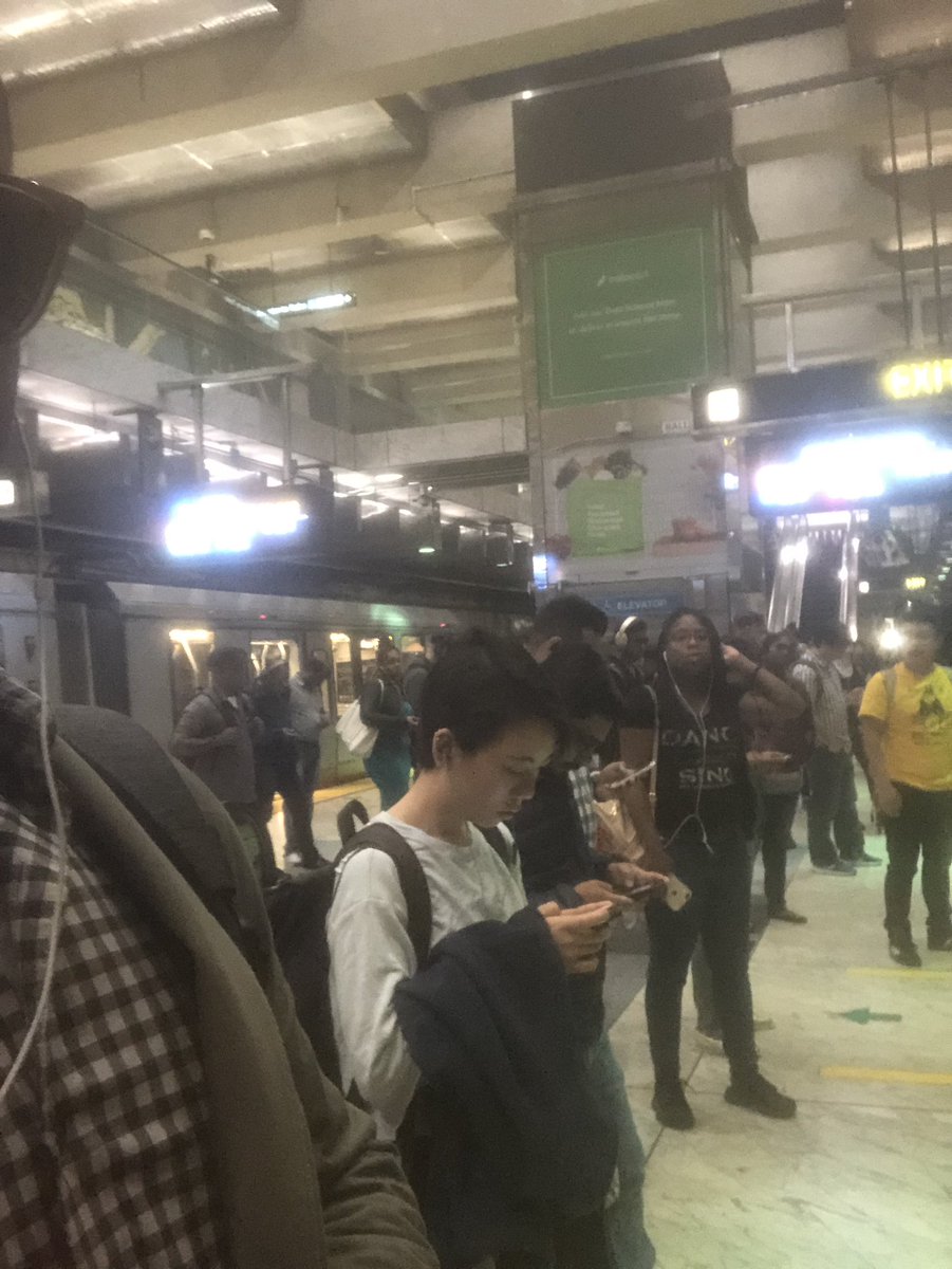 LBWalker_CEP's tweet photo. Determining which service is worst between @sfmta_muni or @SFBART is like trying to determine which is the worst between falling in a pool of acid or lava. Waiting over 20 Min for a train “arriving in 6 min”. #NotDependable #NotReliable #NotPunctual https://t.co/KWjfDrrbaw