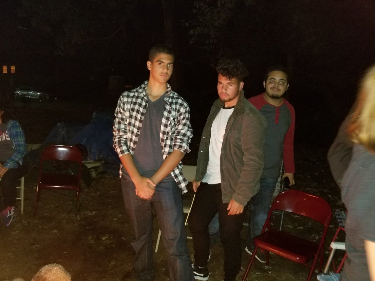 DrakeSullivan06's tweet photo. Was hanging by a bon fire with friends. 🔥🔥🔥 https://t.co/7P44ZjRy7N