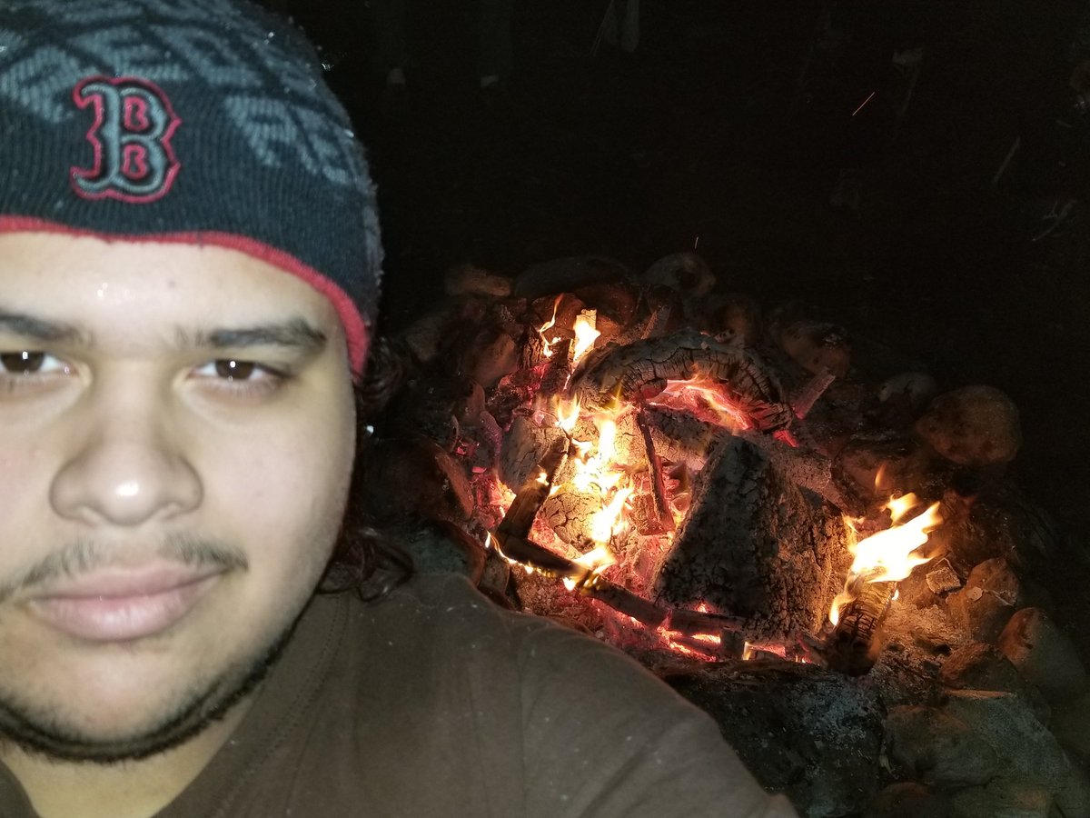 DrakeSullivan06's tweet photo. Was hanging by a bon fire with friends. 🔥🔥🔥 https://t.co/7P44ZjRy7N