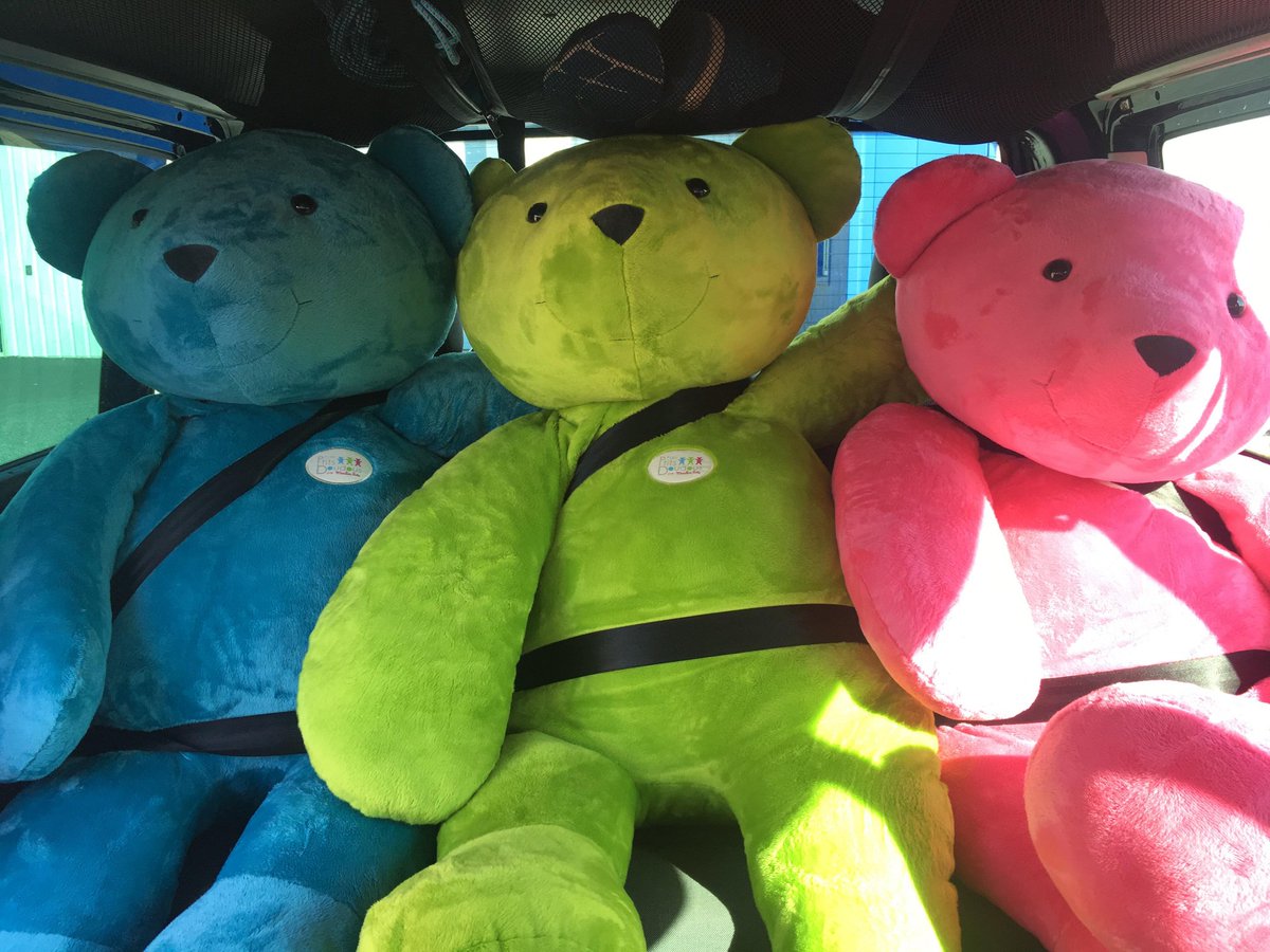 PDoudous's tweet photo. Nos grands #Doudous sont en route pour leur nouvelle maison: l'association nationale #Ptitsdoudous !
Nos nouvelles mascottes feront le plaisir des petits et des grands!!
Un grand #Merci à @Moulin_Roty pour ce très joli #cadeau!!👏👏😉
#enfants #solidaire #hôpital #anesthésie https://t.co/EYzyHsWdCU