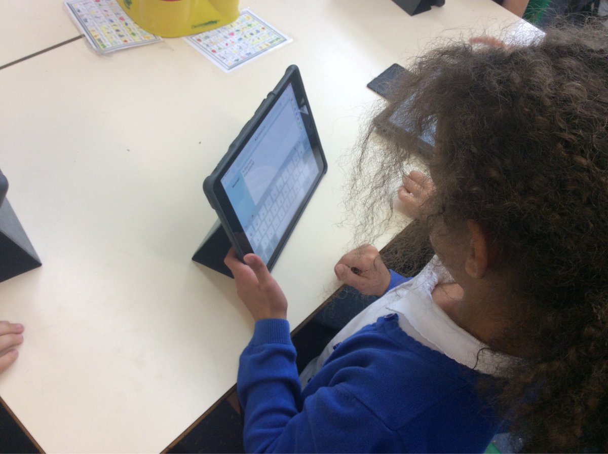 NBPSComputing's tweet photo. Class 7 & 8 @NewBrightonPS have been sending emails using @purpleMash #2Email. First they sent emails to their teacher π©π»βπ« and then to their friends π«. ππ» #eSafety #computing #Wirral @CAS_Wirral https://t.co/6LcwU4pukK