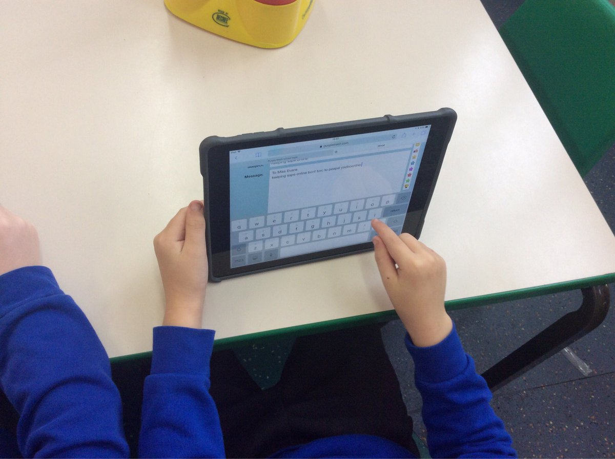 NBPSComputing's tweet photo. Class 7 & 8 @NewBrightonPS have been sending emails using @purpleMash #2Email. First they sent emails to their teacher π©π»βπ« and then to their friends π«. ππ» #eSafety #computing #Wirral @CAS_Wirral https://t.co/6LcwU4pukK