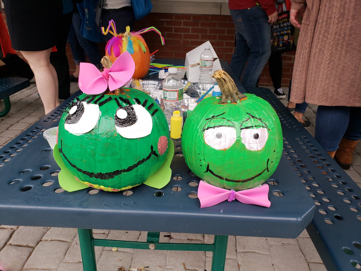 Dionne030581's tweet photo. Lenny and Lucy at Beyond the Building Blocks Workshop at Manahawkin. #tlejackson #tlesewell #TLEBeyond https://t.co/go4fJfK6ba