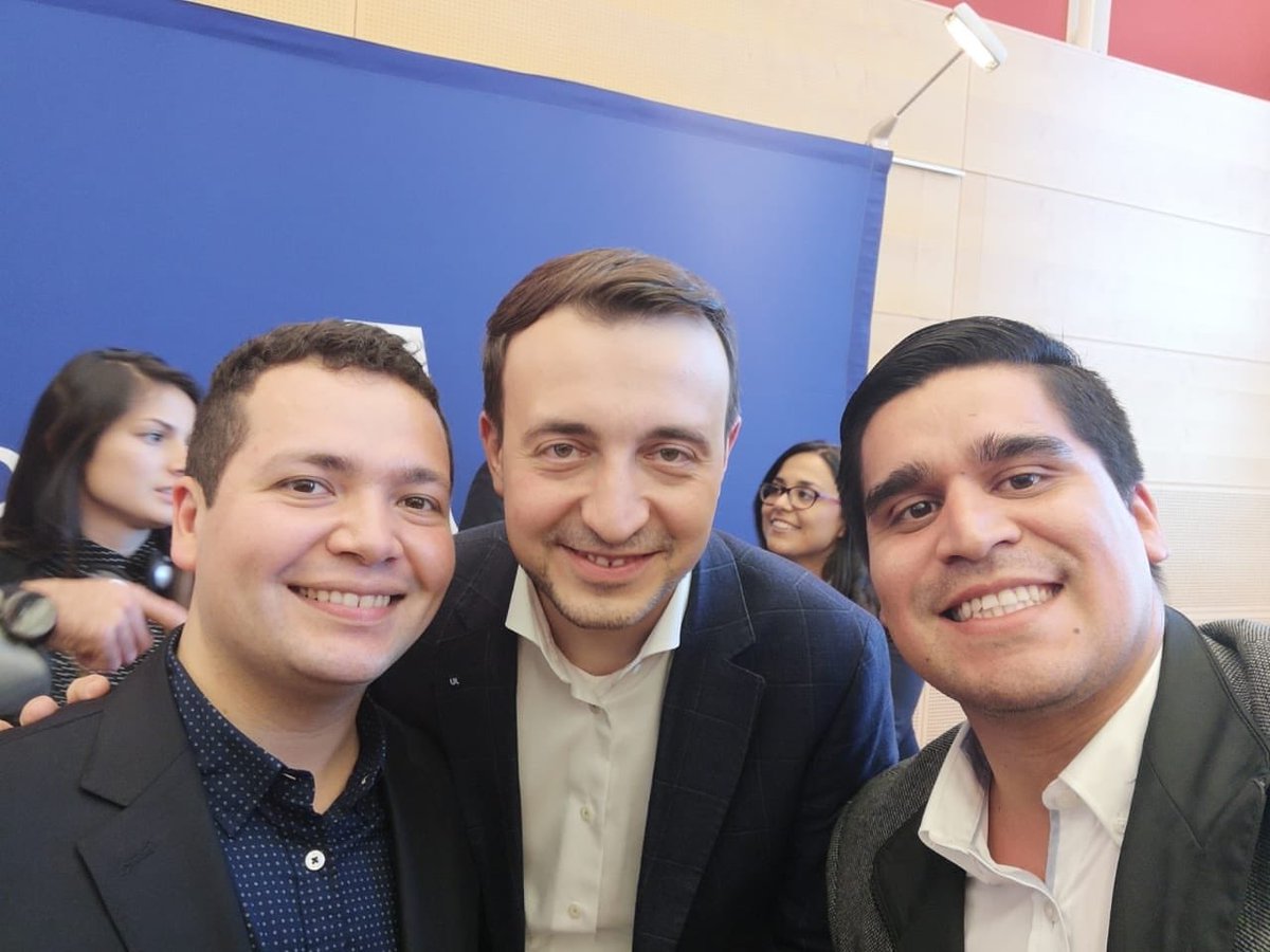 JDCdeChile's tweet photo. Vicepresidente Miguel Grez representando a la JDC en Deutschlandtag 2018 en Alemania #DLT18 #JuventudChilenaAdelante https://t.co/odFbX2QQt0