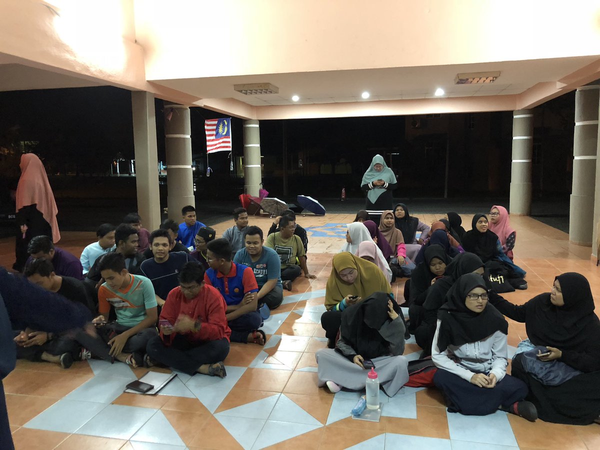kesdik1920's tweet photo. Alhamdulillah selesai tutor first class untuk pelajar sem 1 &amp; 2.5 kebawah :) https://t.co/lWYEtzNmBo
