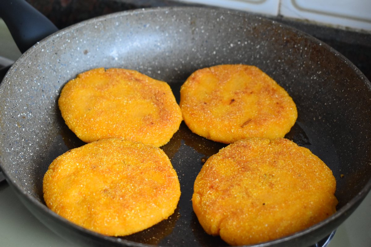 globdietitians's tweet photo. #arepas #homemademeals #MeatlessMonday Recipe #rdapproved: https://t.co/BC65vexMqP #stonesoupblog #myglobaltable https://t.co/AEUJ78HVPW