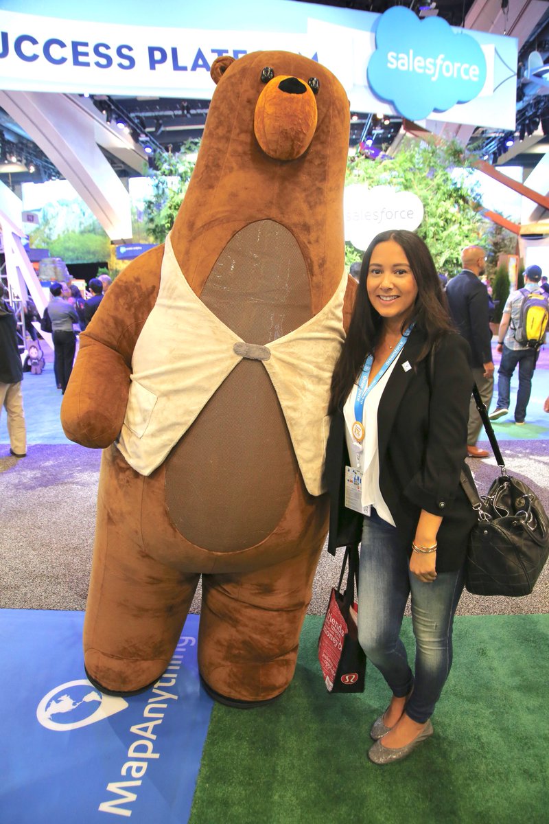AmbitiouslyAMC's tweet photo. I dont always remember to take pictures @Dreamforce, but if i do it’s with one of the @trailhead characters! Thanks Codey for visiting the @MapAnything booth! @salesforce https://t.co/H7nFeg9ciJ