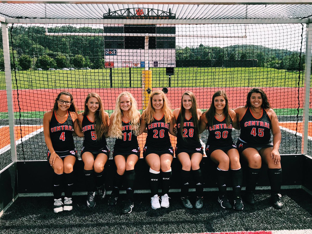 tonight is SENIOR NIGHT @ 7:45pm @ home!!! come out to support our SEVEN awesome seniors as we take on Spring Grove🏑🔸▪️👊🏼‼️#seniorszn