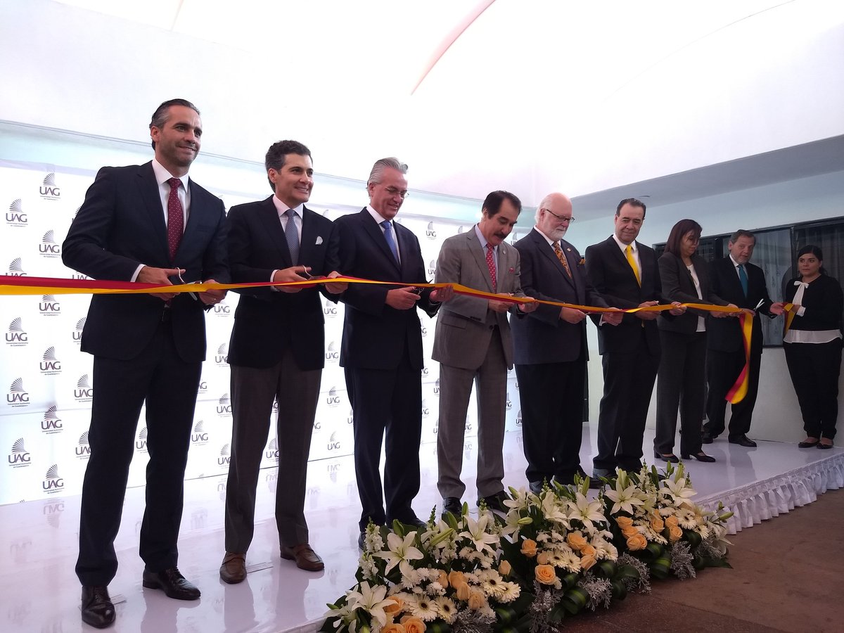 UAG_Oficial's tweet photo. La UAG se mantiene como líder en la enseñanza de la medicina y esta mañana se inaugura el Centro de Simulación en el ICB, en el cual se formará a los estudiantes con tecnología avanzada #WeMakeDoctors https://t.co/NCPnQo2d8q