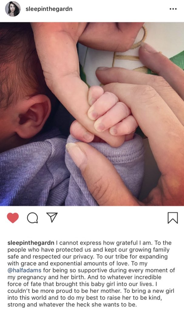 PLL_random's tweet photo. #Troick

Y por fin llegó la primera Pretty Little Baby👶🏻🤰🏻🤱🏻

Troian y Patrick han sido papás de una niña😍😍😍

¡¡¡Felicidades!!! https://t.co/hkxVPfvvKM