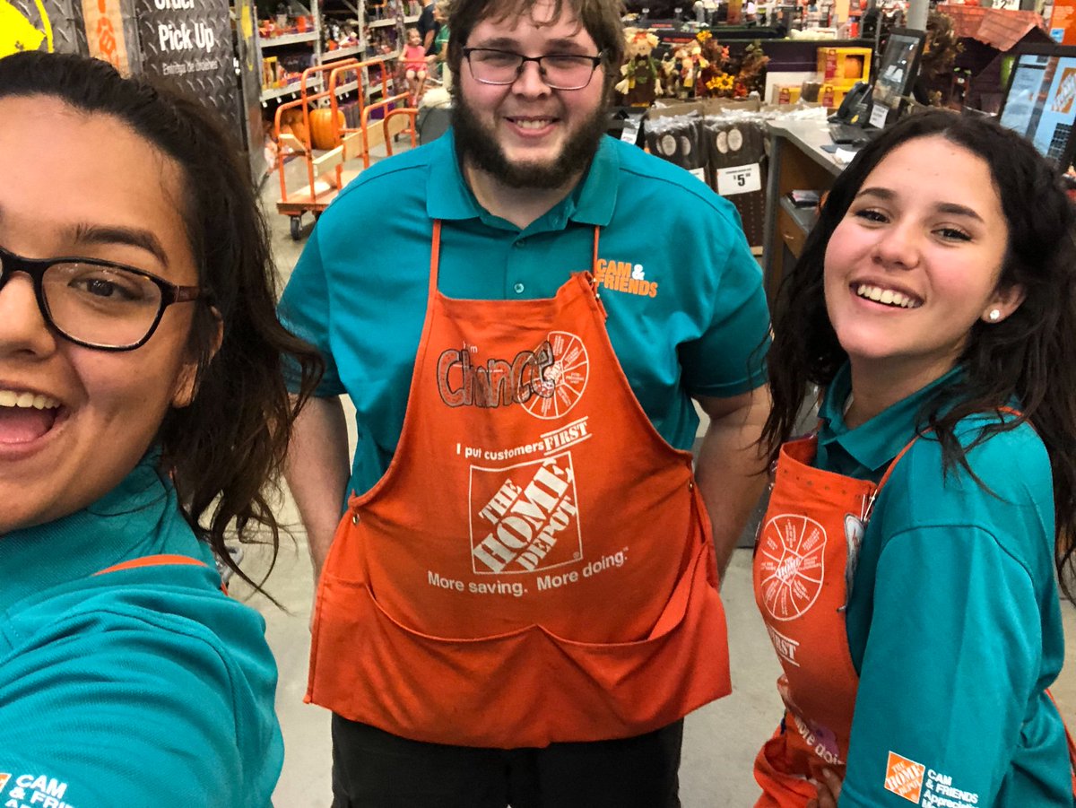 HDKimberlyMarie's tweet photo. Ended off the first week of Cam &amp; friends month with our new matching shirts #0131 #Matchday https://t.co/CuehidBFEY