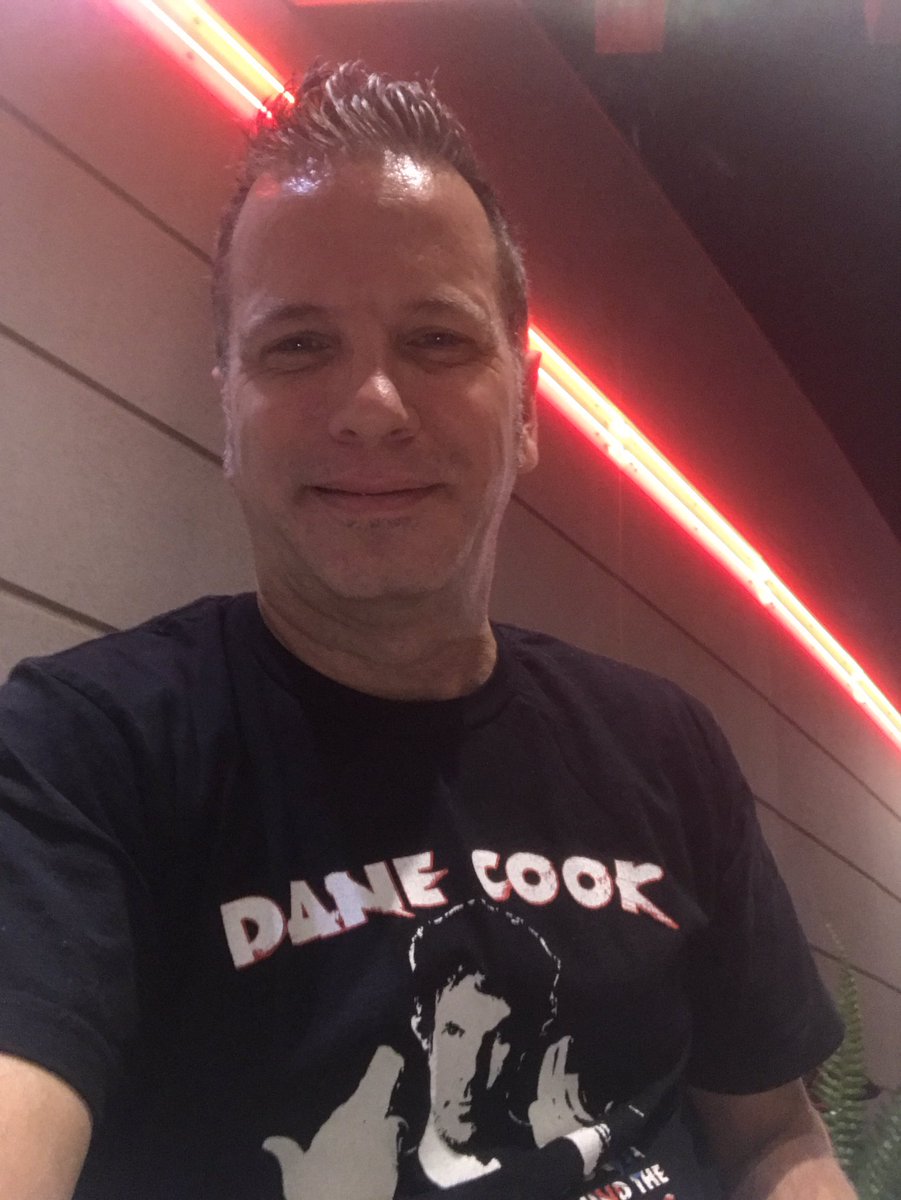 Keeeeeeeef's tweet photo. Hey @DaneCook i was “that guy” who wore my 11 yo tee to the show of the guy i was going to see. Thanks for the laughs Sat. night! https://t.co/x4z2lfYQUu