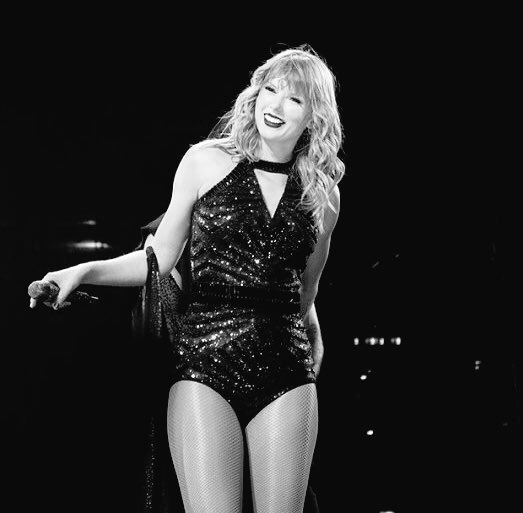 dreamyevermore's tweet photo. @taylornation13 Retweet to vote #TaylorSwift for #TheSocialCelebrity #PCAs ❤️✨ https://t.co/zU0HAbMTSq