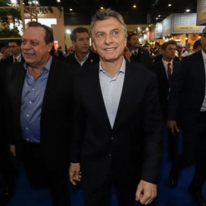marcosladevi's tweet photo. La #FIT2018 rompió un maleficio de 23 años y por primera vez fue visitada por un Presidente. La dura crisis económica que atraviesa #Argentina fue el otro tema de charla recurrente, aunque no le restó dinámica a una Feria cada vez más sólida, #Ladevi https://t.co/GxiDjJfEWt / https://t.co/dC3rAD9hcy