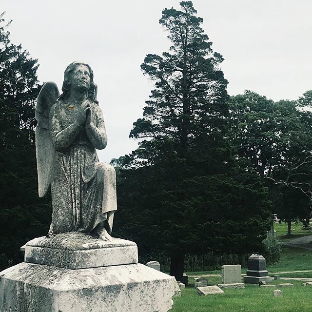 💀🍃
•
•
•
#crosspost #cemetery #northfork #greenportny #longisland #headstone #northforklongisland ift.tt/2INLN5q