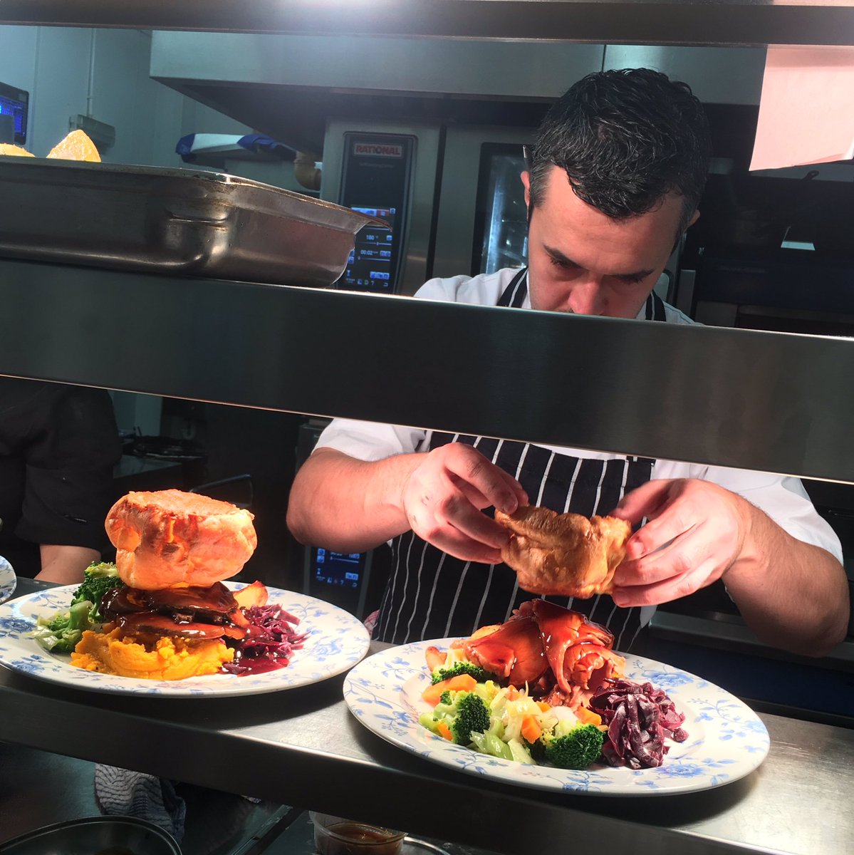 JWLeesHuntsman's tweet photo. It’s never too early to plan your weekend!! Get booked in for your roast dinner fix on Sunday 😍😍 it’s what we’re famous for at the Huntsman! Give us a call ☎️ 01484 850 205 for your table 🍴#roastdinner #sundayroast #jwlees #huntsmaninn #headchef https://t.co/HHR0AzEDto