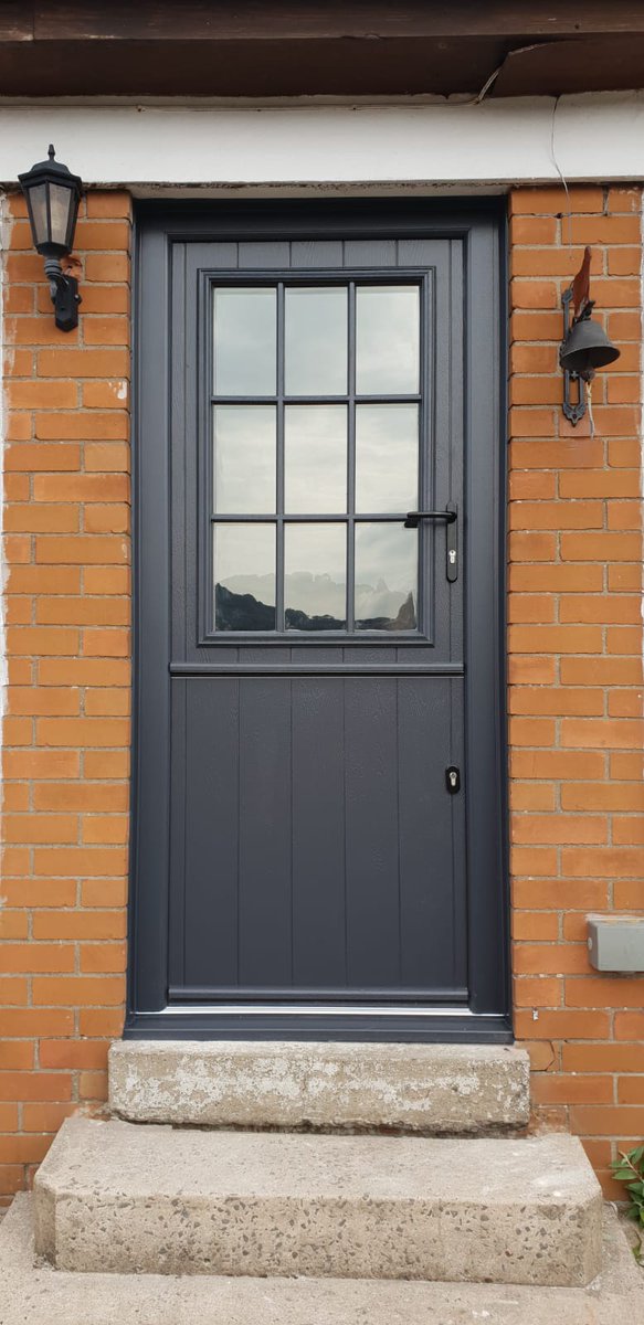ScorpionWindows's tweet image. Lovely install today in Pontypridd Surely has to be a contender for @EnduranceDoors  #dooroftheday