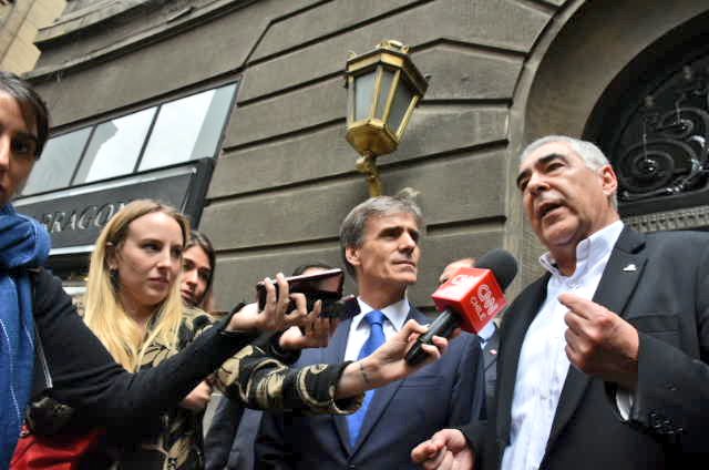 UnapymeChile's tweet image. Lanzamos la Mesa de Convergencia Nacional de Pymes junto a @joservalente @carlosmontestwt 
PYMES de Arica a Aysen estuvimos presentes!!!! #justiciaparalasPymes