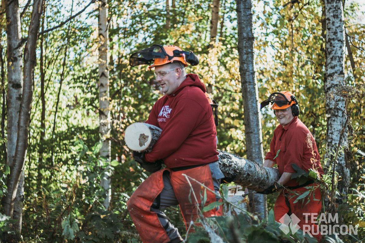 TeamRubicon's tweet photo. How do you stop wildfires? You get ahead of them! Major shout to TR volunteers who stepped up to help the Anchorage Fire Department with fire mitigation in Eagle River, AK. #BuiltToServe #Impact https://t.co/fw3CD7hd6J