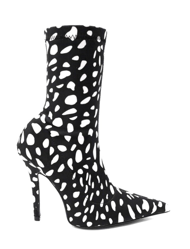 RankdInc's tweet photo. Our ‘Taylor’ Booties Are SPOT ON!
Shop today https://t.co/oIAp3Jbq8S
•
•
#fashion #style #ootd #shopping #fashionista #dress #fashionblogger #clothes #style #clothing #outfit #shoplocal #onlineshopping #shop #ootd #getthelook #boutique #rankd https://t.co/vmW3XAZIxj