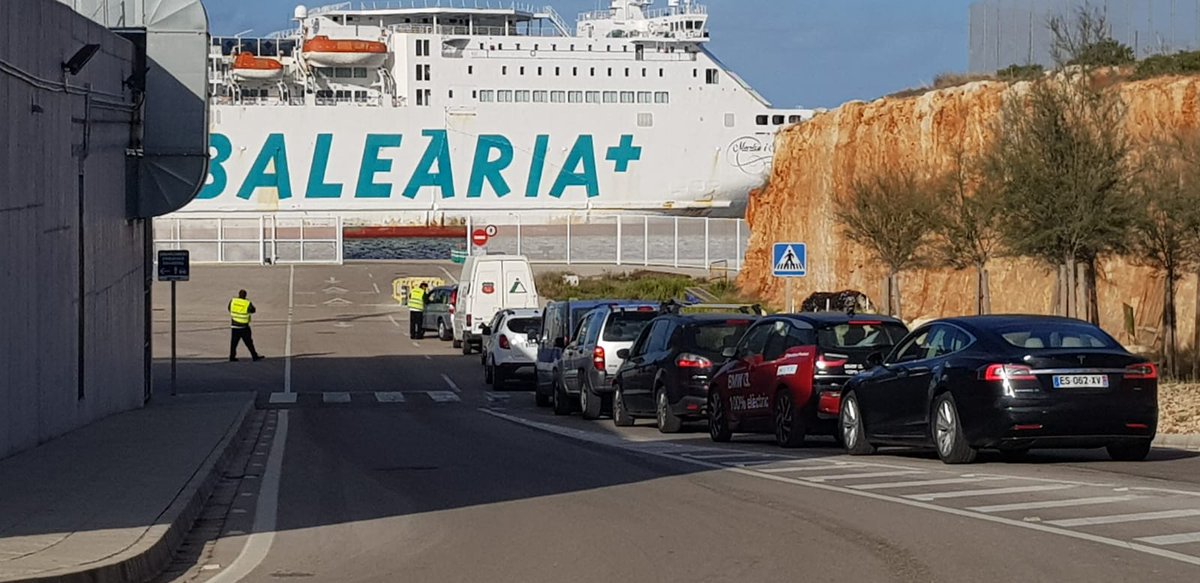 Balearia's tweet photo. 🚘 Este fin de semana finalizaba la #EcoRuta #REVER2018, un rally de coches eléctricos en el que hemos colaborado.🌱 Los participantes embarcaban en las distintas etapas desde Barcelona rumbo Ciutadella, pasando por Mallorca antes de volver a la Península.🚢 ¡Hasta la próxima! https://t.co/fRFf0ZWePk