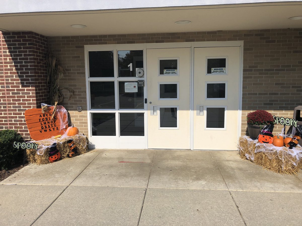 Thank you to our awesome parents who jazzed up the front of the ECC!