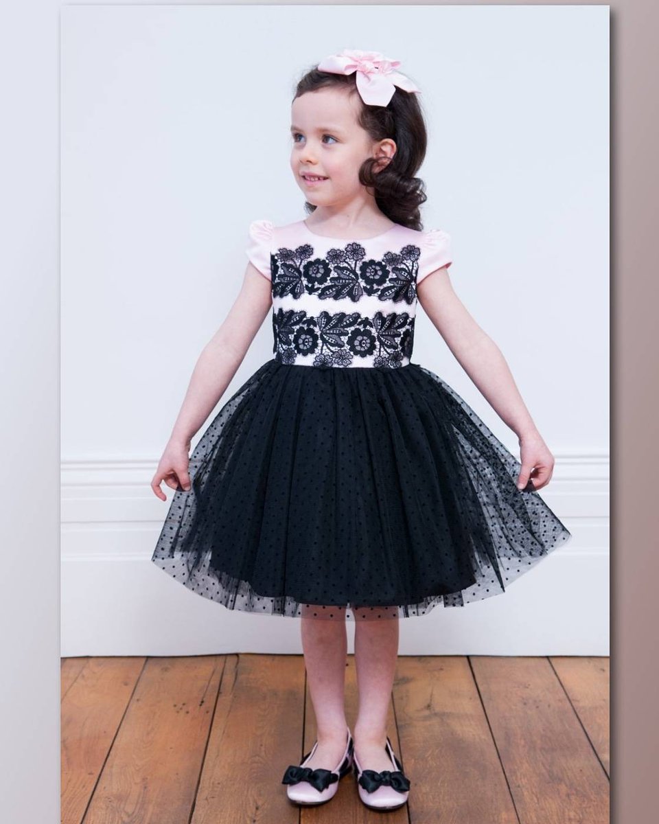 DavidCharlesCW's tweet image. "I say, dress to please yourself. Listen to your inner muse and take a chance. Wear something that says Here I am! today." ~ Iris Apfel 🌹 Which outfit are you proud to wear today? davidcharleschildrenswear.com 👗 #FashionisArt #MiniIcons #QOTD #FashionforThought 
#HelloMonday 💖