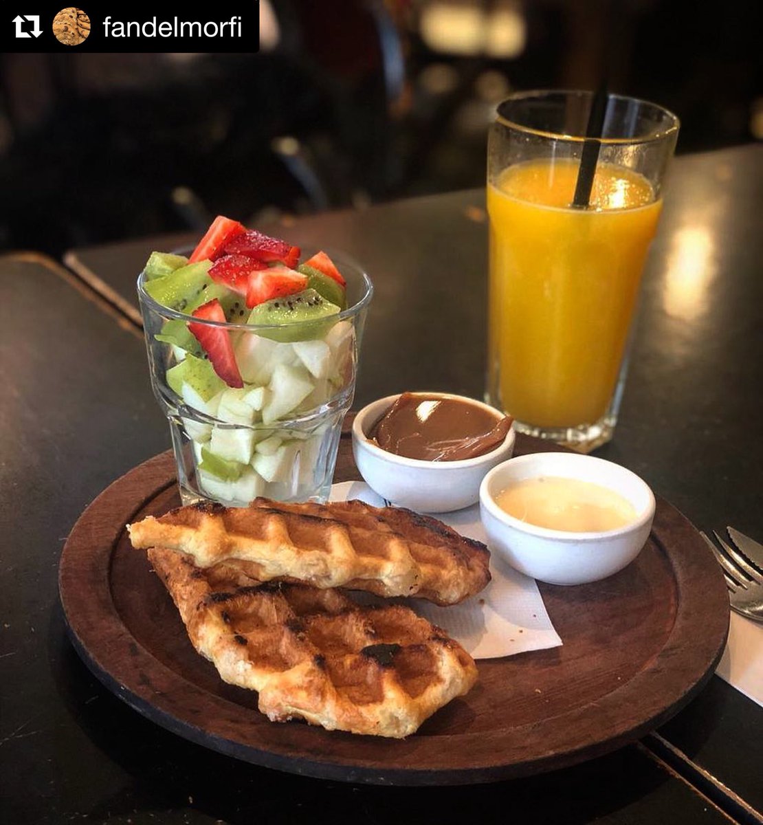 lebleoficial's tweet photo. Ponele un poco de color al lunes! Vení a probar nuestro #WaffleBelga
Genial la foto de @fandelmorfi .
.
#Waffle #Grofe #Belgian #LeBlé #Lunes #Repost https://t.co/2oLVXBrK50